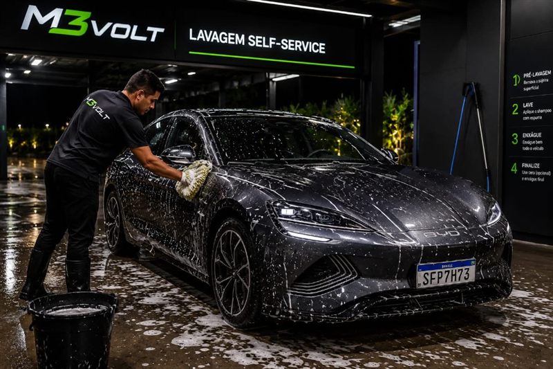 Lavagem self-service M3VOLT — BYD Seal sendo lavado na área automotiva do hub
